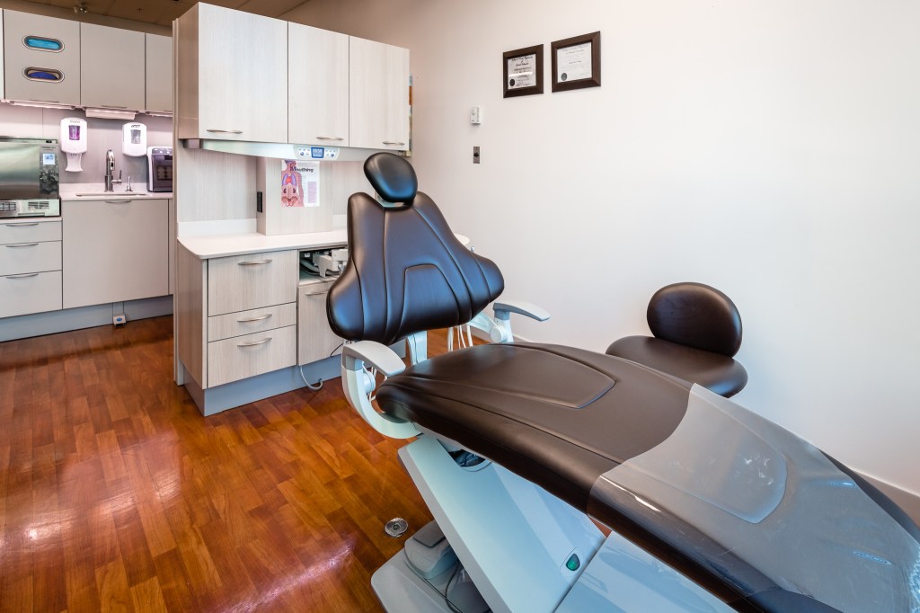 Vancouver Periodontist Dental Implant Centre IMPrESS Perio Implant Center Dr. Noroozi