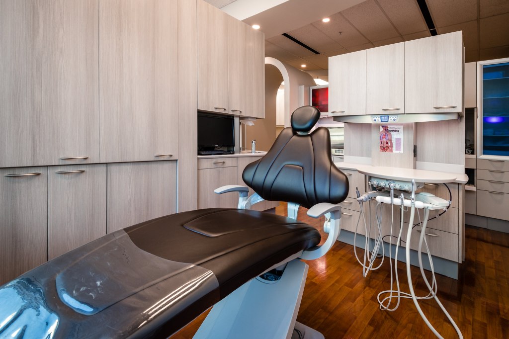 Vancouver Periodontist Dental Implant Centre IMPrESS Perio Implant Center Dr. Noroozi