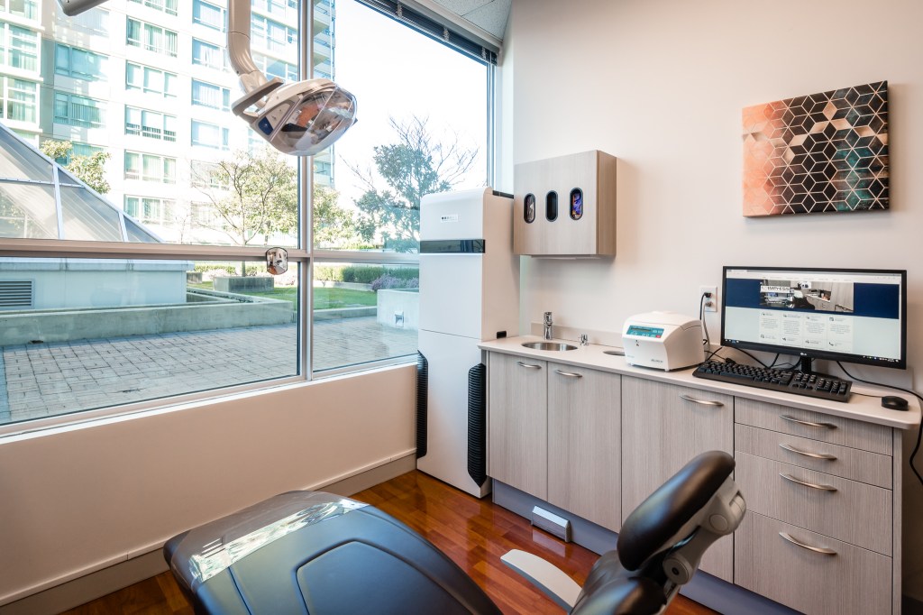 Vancouver Periodontist Dental Implant Centre IMPrESS Perio Implant Center Dr. Noroozi
