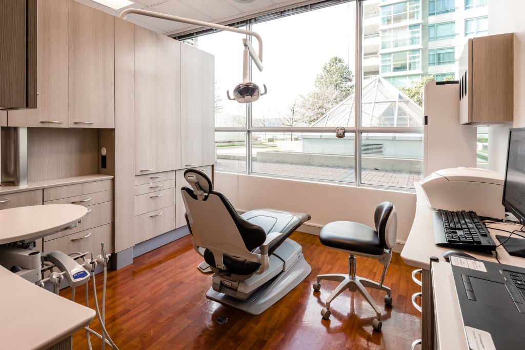 Vancouver Periodontist Dental Implant Centre IMPrESS Perio Implant Center Dr. Noroozi