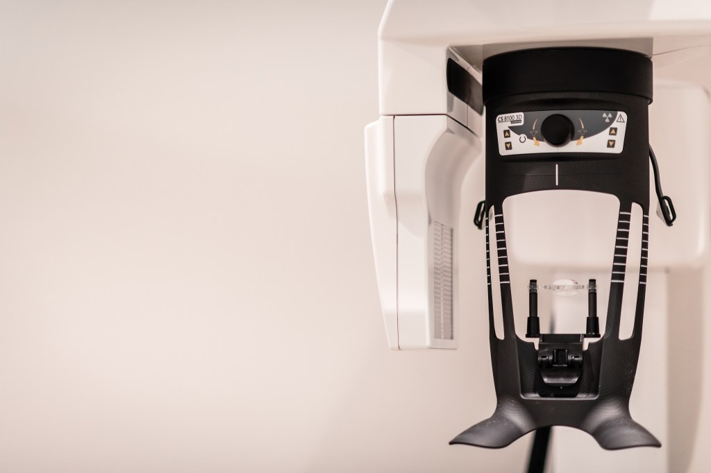 Vancouver Periodontist Dental Implant Centre IMPrESS Perio Implant Center Dr. Noroozi