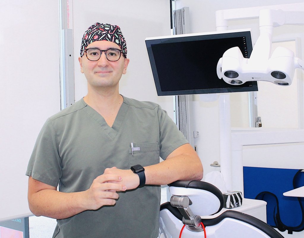 Vancouver & Burnaby Periodontist, Dr. Mehdi Noroozi